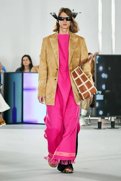 Look 28